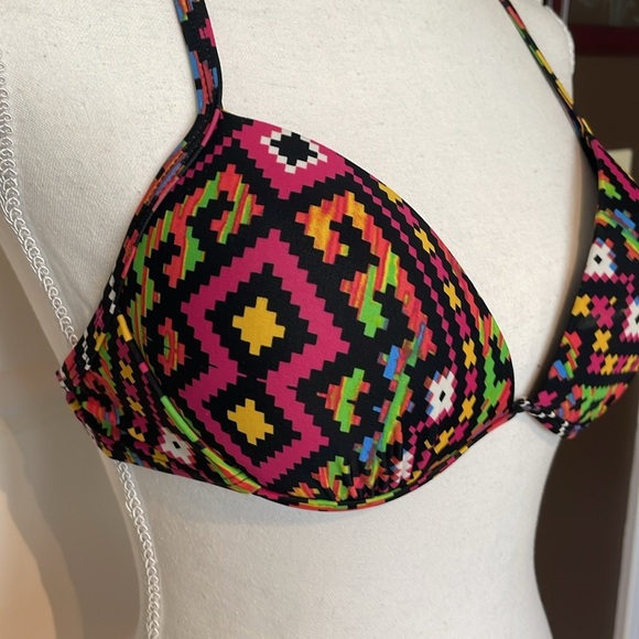Xhilaration Colorful Geometric Bikini Top - Picture 2 of 6